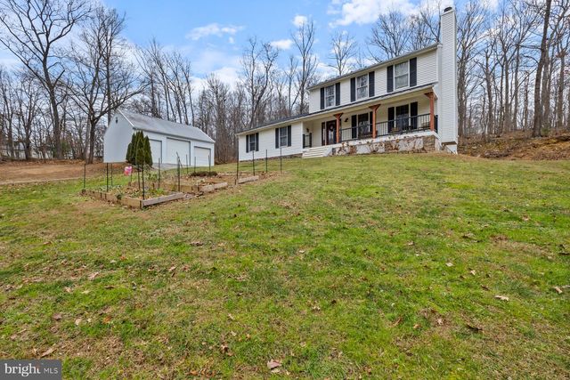 7802 BLUE HILL RD, Glenville, PA 17329