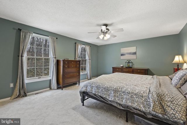 7802 BLUE HILL RD, Glenville, PA 17329