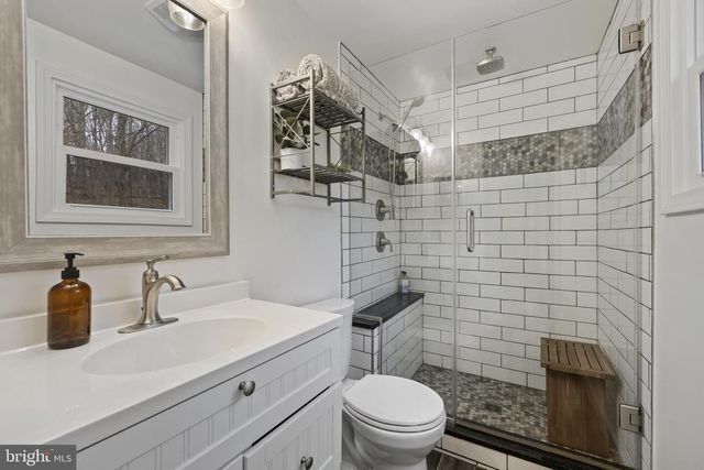 7802 BLUE HILL RD, Glenville, PA 17329