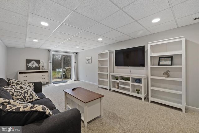 7802 BLUE HILL RD, Glenville, PA 17329