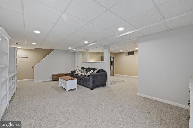 7802 BLUE HILL RD, Glenville, PA 17329