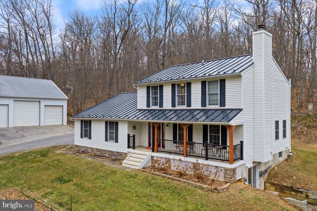 7802 BLUE HILL RD, Glenville, PA 17329