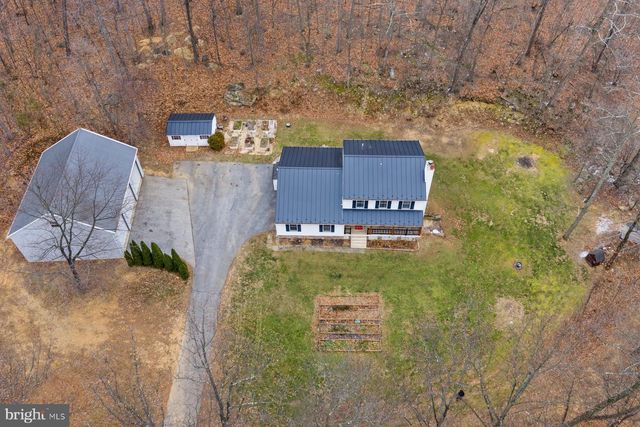 7802 BLUE HILL RD, Glenville, PA 17329