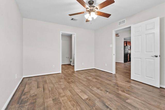 30822 W Lost Creek Boulevard, Magnolia, TX 77355