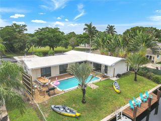 151 SE 9th Ct, Pompano Beach, FL 33060