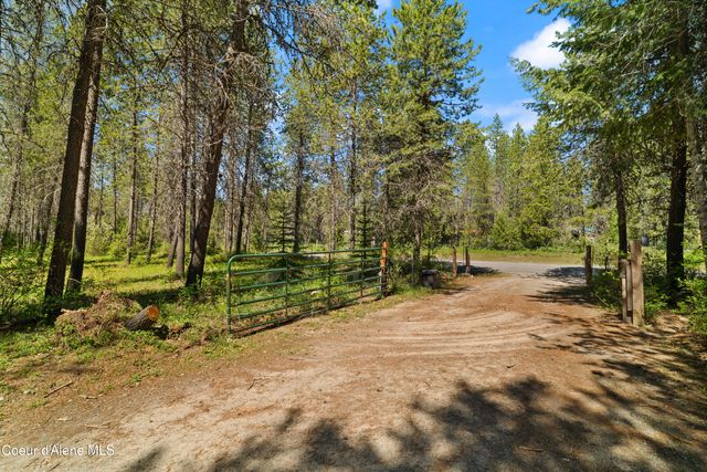 418 Eagle Dr, Spirit Lake, ID 83869