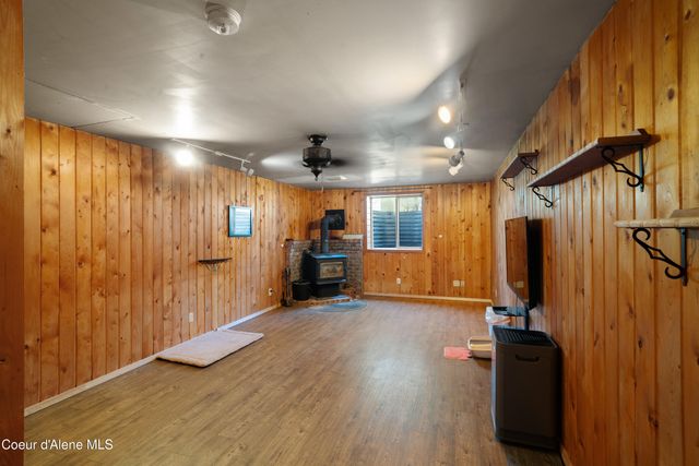418 Eagle Dr, Spirit Lake, ID 83869