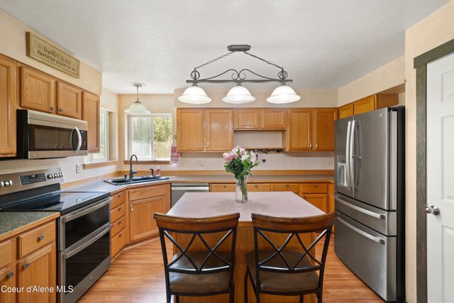 418 Eagle Dr, Spirit Lake, ID 83869
