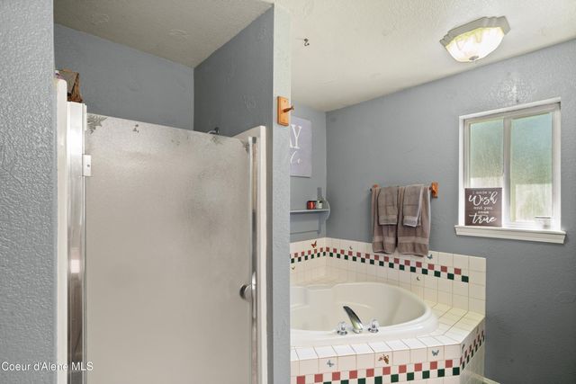 418 Eagle Dr, Spirit Lake, ID 83869