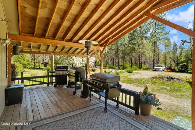 418 Eagle Dr, Spirit Lake, ID 83869
