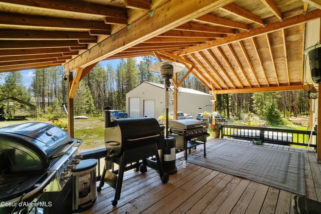 418 Eagle Dr, Spirit Lake, ID 83869