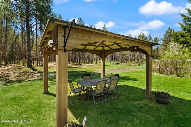 418 Eagle Dr, Spirit Lake, ID 83869