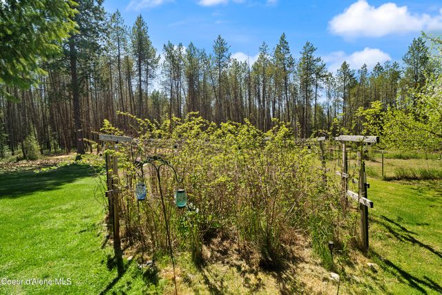 418 Eagle Dr, Spirit Lake, ID 83869