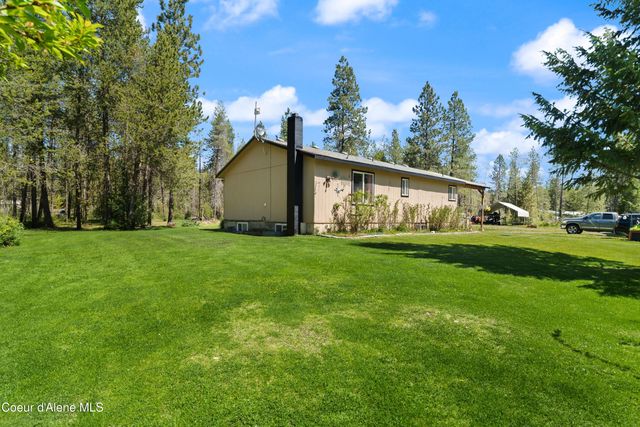 418 Eagle Dr, Spirit Lake, ID 83869