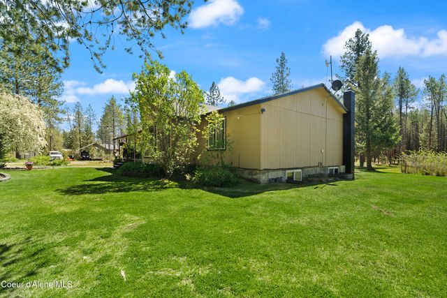 418 Eagle Dr, Spirit Lake, ID 83869