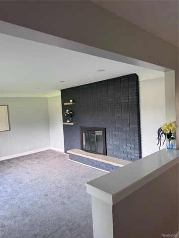 2330 Walton Boulevard, Rochester Hills, MI 48309