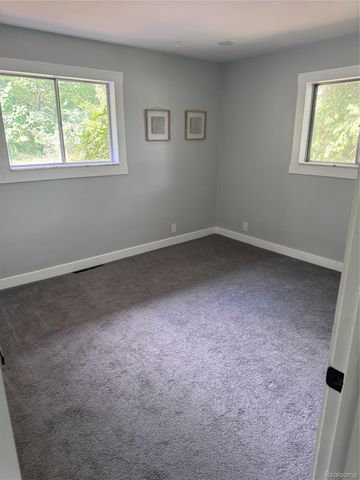 2330 Walton Boulevard, Rochester Hills, MI 48309