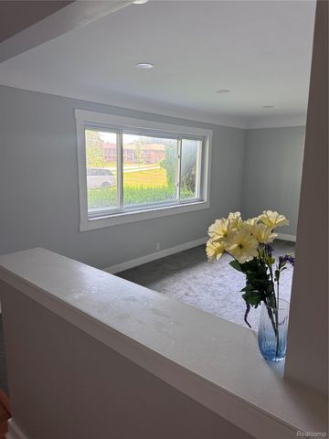 2330 Walton Boulevard, Rochester Hills, MI 48309