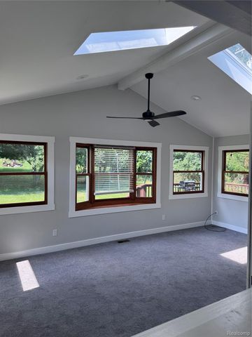 2330 Walton Boulevard, Rochester Hills, MI 48309