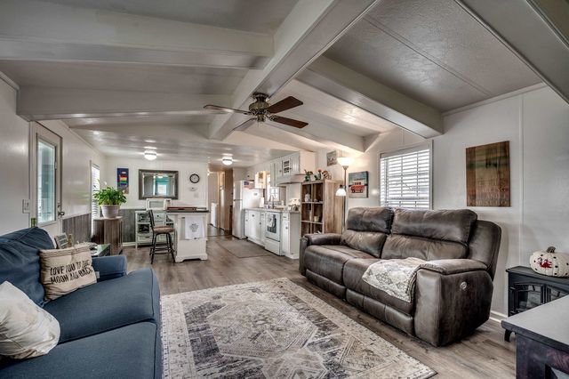 1505 Gardenia Ave., North Myrtle Beach, SC 29582