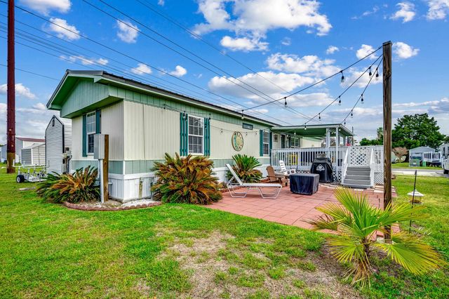 1505 Gardenia Ave., North Myrtle Beach, SC 29582