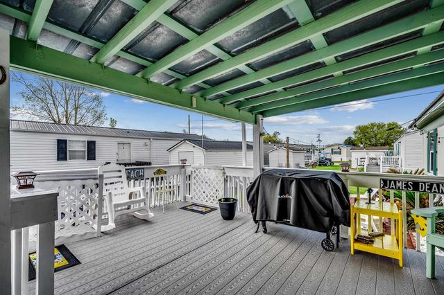 1505 Gardenia Ave., North Myrtle Beach, SC 29582