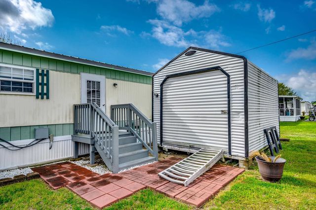 1505 Gardenia Ave., North Myrtle Beach, SC 29582