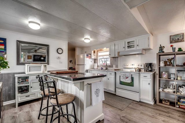 1505 Gardenia Ave., North Myrtle Beach, SC 29582