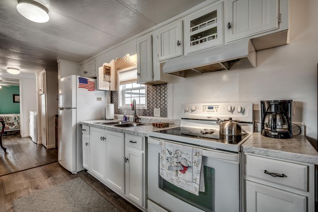 1505 Gardenia Ave., North Myrtle Beach, SC 29582