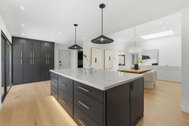 1360 Trinity Drive, Menlo Park, CA 94025