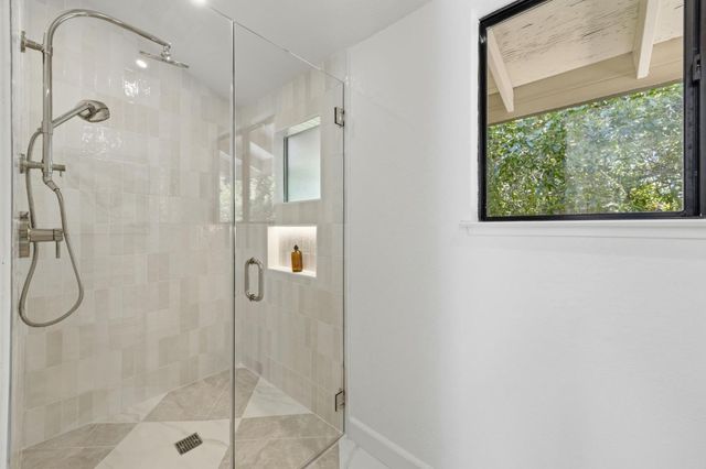 1360 Trinity Drive, Menlo Park, CA 94025