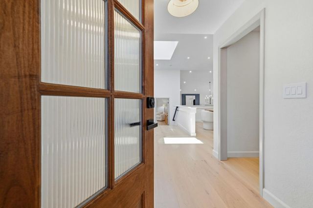 1360 Trinity Drive, Menlo Park, CA 94025