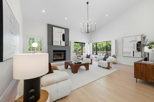 1360 Trinity Drive, Menlo Park, CA 94025