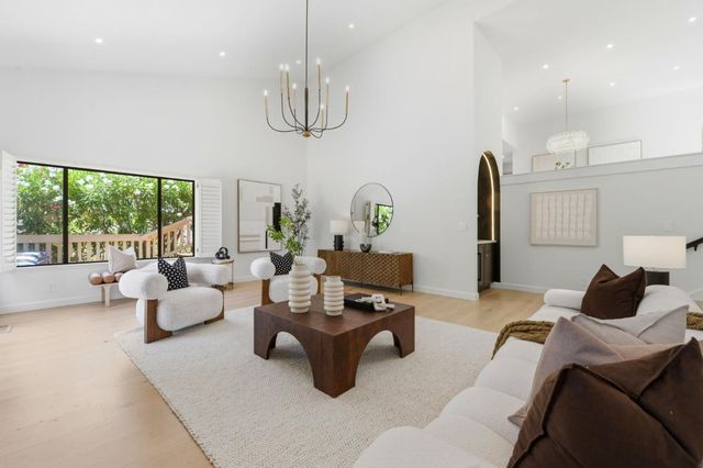 1360 Trinity Drive, Menlo Park, CA 94025
