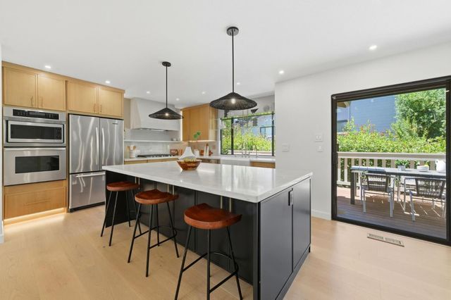 1360 Trinity Drive, Menlo Park, CA 94025