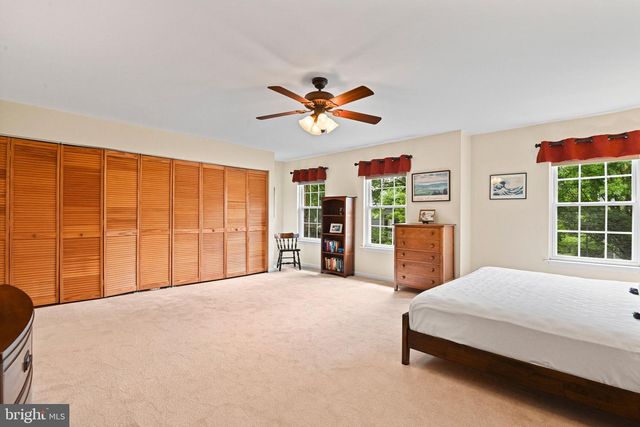 3013 DOWER HOUSE DR, Herndon, VA 20171