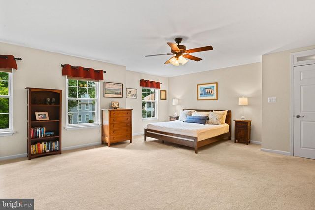 3013 DOWER HOUSE DR, Herndon, VA 20171