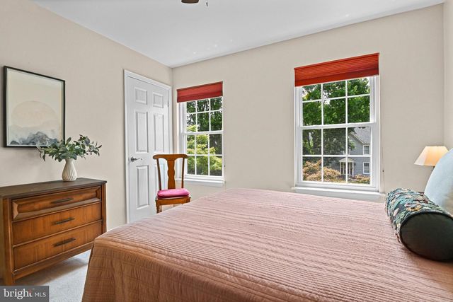 3013 DOWER HOUSE DR, Herndon, VA 20171