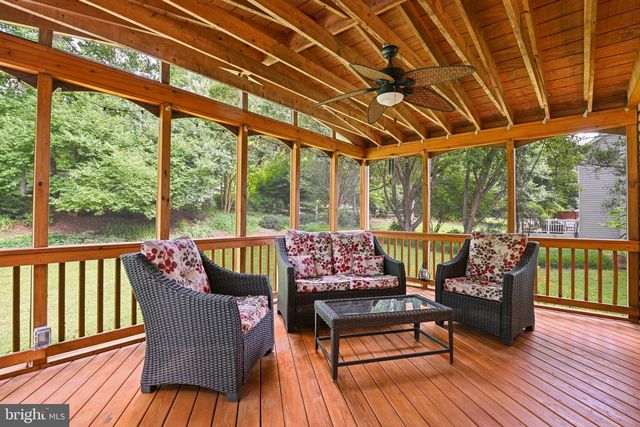 3013 DOWER HOUSE DR, Herndon, VA 20171