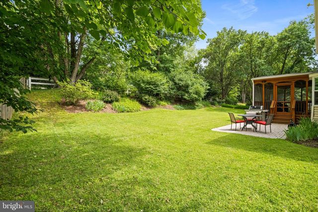 3013 DOWER HOUSE DR, Herndon, VA 20171