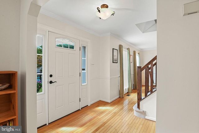 3013 DOWER HOUSE DR, Herndon, VA 20171