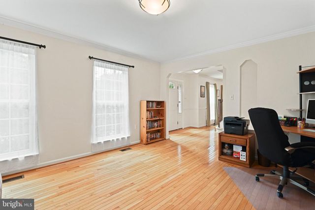 3013 DOWER HOUSE DR, Herndon, VA 20171
