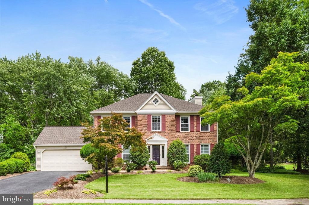 3013 DOWER HOUSE DR, Herndon, VA 20171