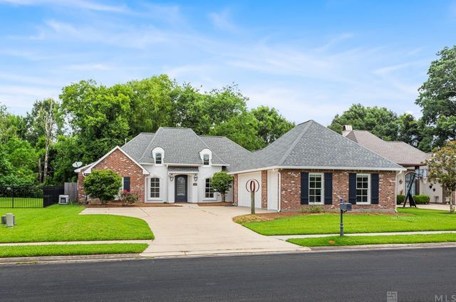 210 Fieldhouse Ave, St Gabriel, LA 70776
