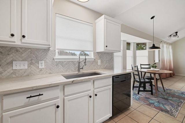 2010 Barnett DR, Cedar Park, TX 78613