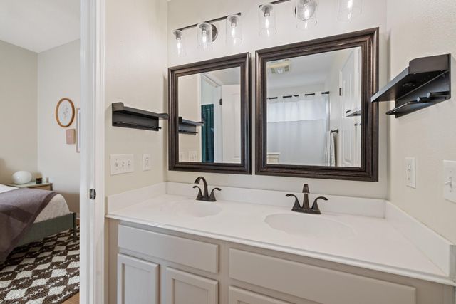 2010 Barnett DR, Cedar Park, TX 78613