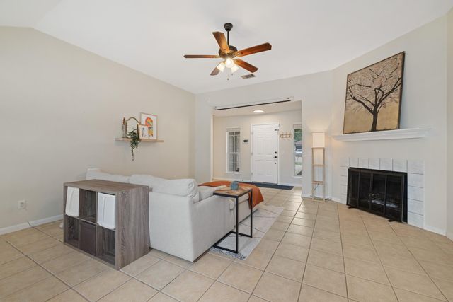 2010 Barnett DR, Cedar Park, TX 78613