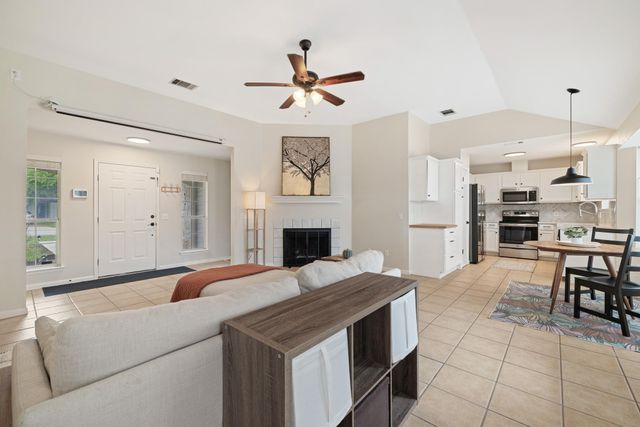 2010 Barnett DR, Cedar Park, TX 78613
