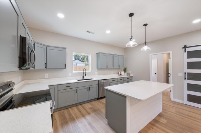 75 Campen Lane, Mcminnville, TN 37110