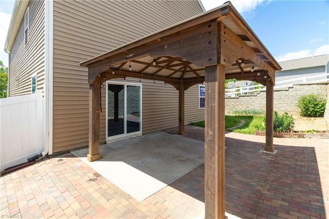 3701 Village Springs Drive, High Point, NC 27265